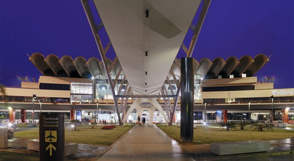 Vooraanzicht Valencia Airport