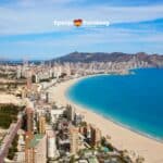 AI-luchtfoto van Benidorm