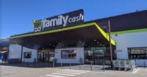 Inkom van een family cash winkel in Spanje